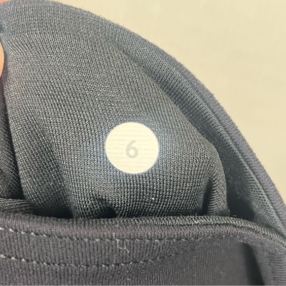 Lululemon Leggings Size 6 *FLAW* - Picture 6 of 8